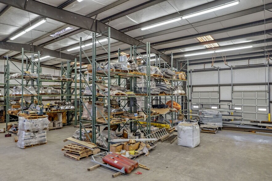 More Photos Of 101 Commerce Ave, Clinton Truck Terminal For Sale