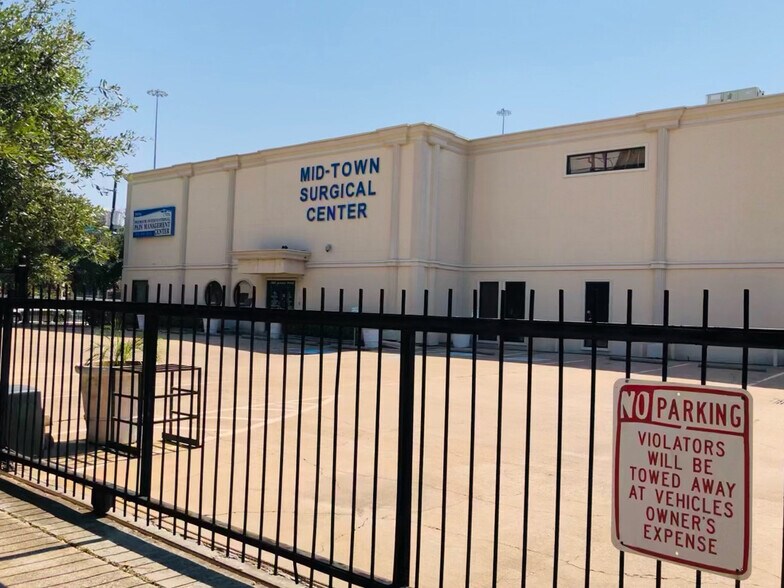 Primary Photo Of 2105 Jackson St, Houston Office For Lease