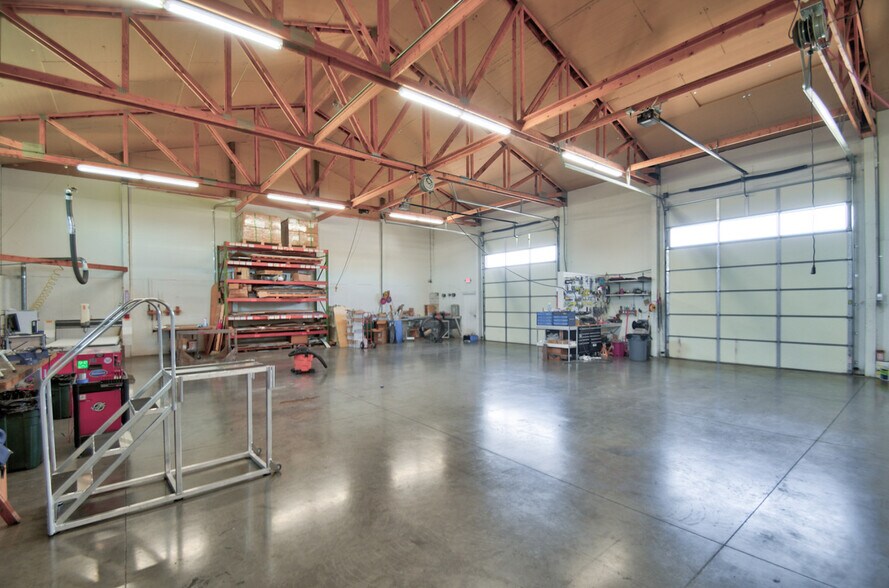 More Photos Of 1418 Mahoney Dr, Centralia Industrial For Sale