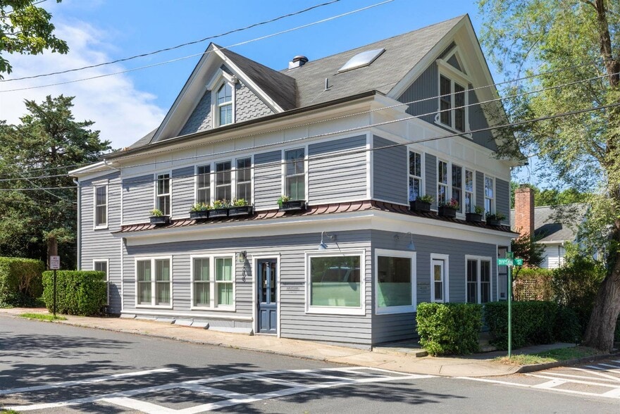 Primary Photo Of 200 Division St, Sag Harbor Loft Creative Space For Lease