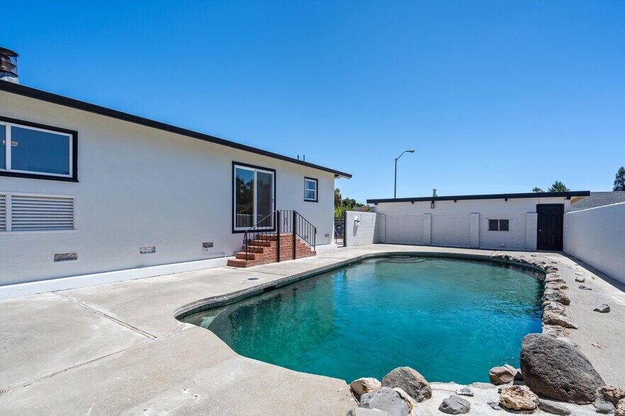 More Photos Of 720-724 Liberty Petaluma CA 94952-1014 rd, Petaluma Land For Sale
