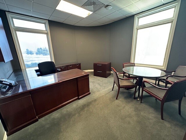 More Photos Of 6702 Pointe Inverness Way, Fort Wayne Office For Sale