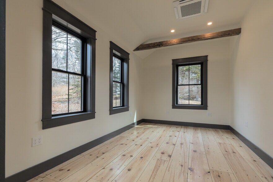 More Photos Of 22 Pioneer Rd, Rye Office Residential For Sale