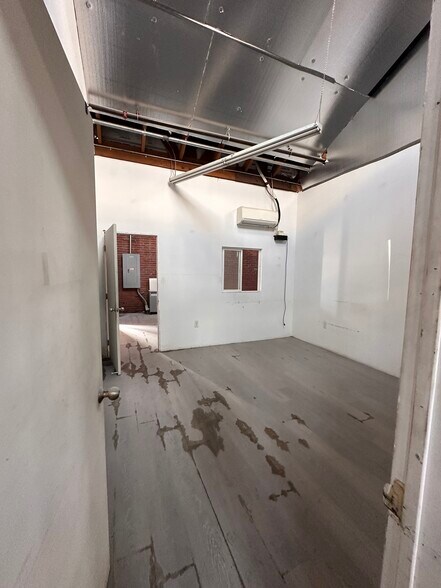 More Photos Of 2001 Belgrave Ave, Huntington Park Manufacturing For Lease