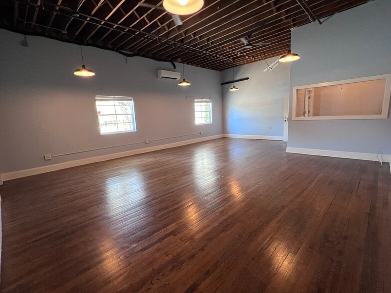 More Photos Of 720 Magnolia Rd, Charleston Office For Lease