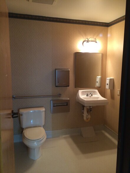 More Photos Of 5201 Deer Valley Rd, Antioch Office For Sale