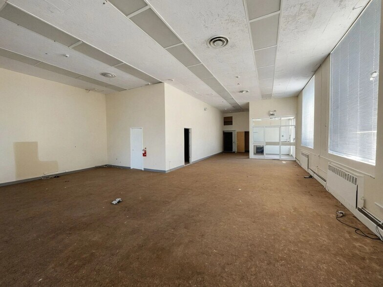 More Photos Of 166-170 Jericho Tpke, Floral Park Loft Creative Space For Lease