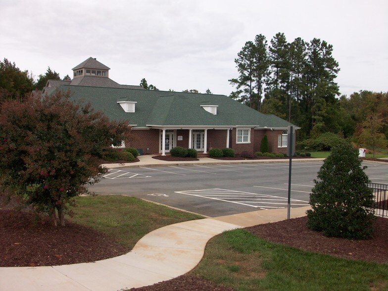 More Photos Of 2977 Crouse Ln, Burlington Medical For Lease