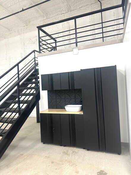 More Photos Of 190 Ninety Four Ln, Taylor Light Manufacturing For Sale