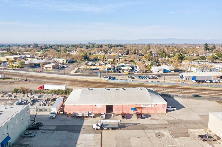 More Photos Of 301 9th St, Modesto Manufacturing For Lease