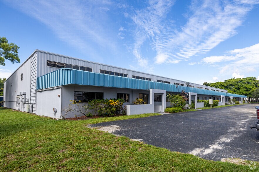 Primary Photo Of 3750 Investment Ln, Riviera Beach Warehouse For Lease