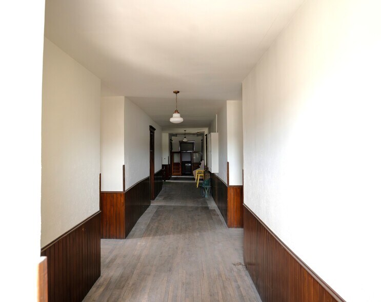 More Photos Of 433 Main St, Frankfort General Retail For Sale