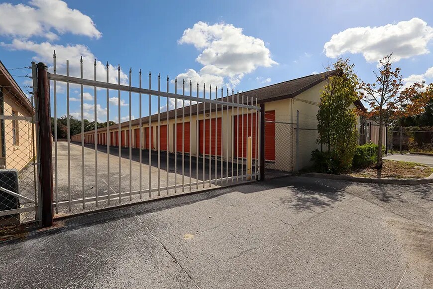More Photos Of 7140 Ridge Rd, Port Richey Self Storage For Sale