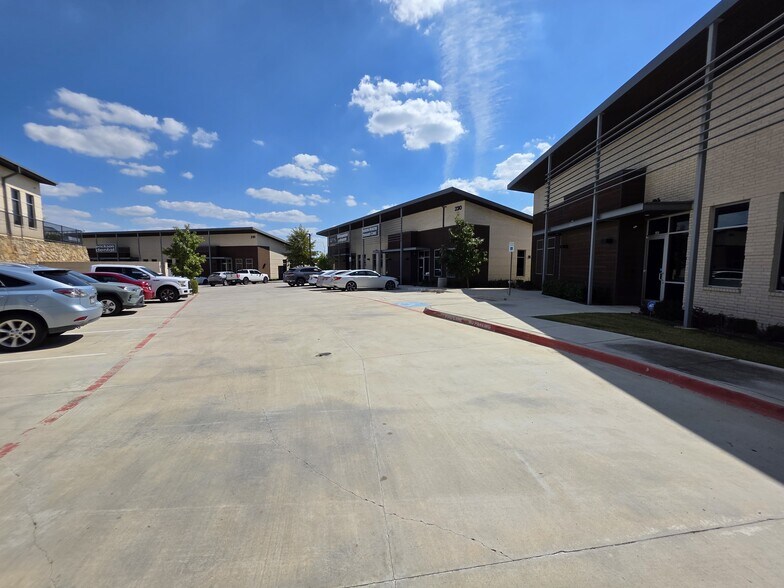 More Photos Of 240 O Connor Ridge Blvd, Irving Office For Sale