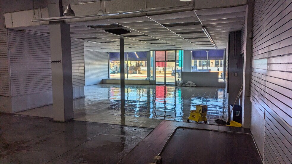 More Photos Of 156-160 N Morley Ave, Nogales Storefront Retail Residential For Lease