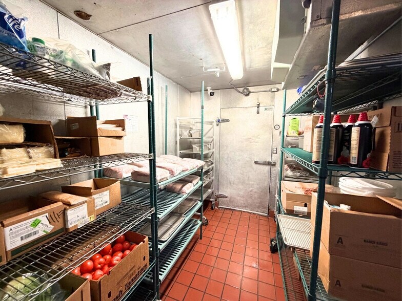 More Photos Of 670 S E St, San Bernardino Fast Food For Sale