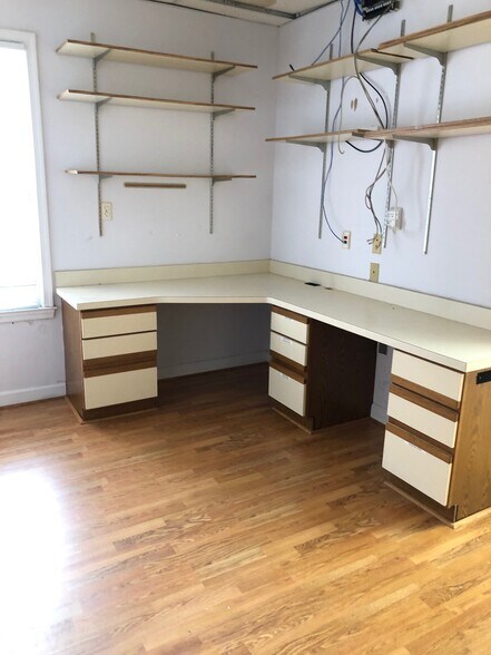 More Photos Of 18500-18540 Office Park Dr, Gaithersburg Medical For Lease