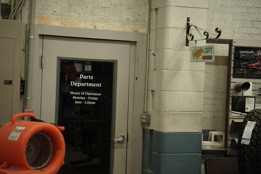 More Photos Of 300 N Main Ave, Big Lake Auto Dealership For Sale