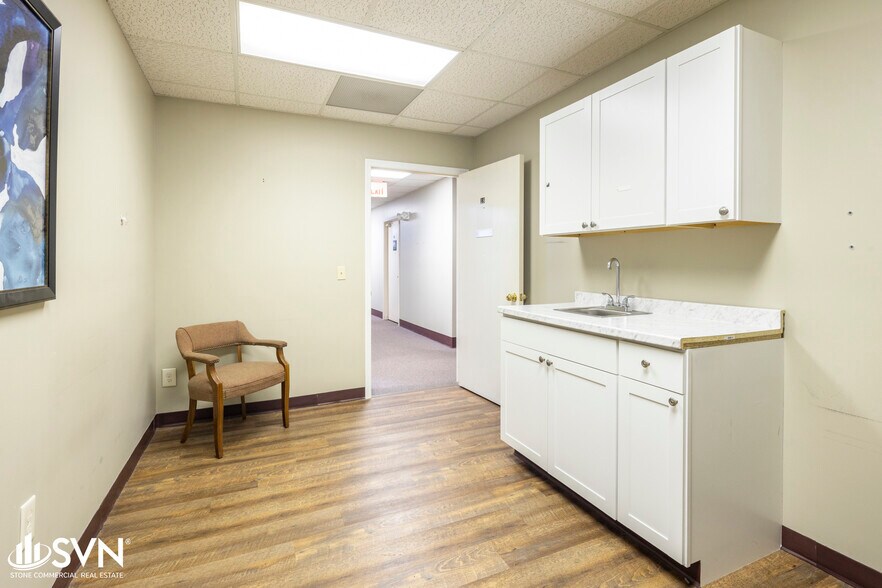 More Photos Of 650 High St, Danville Office For Sale
