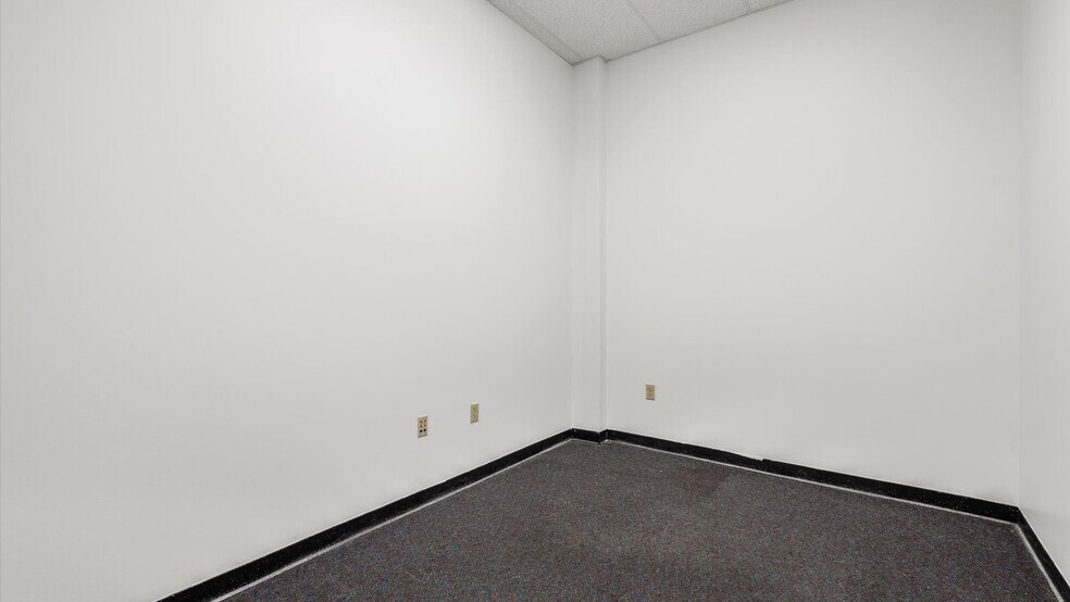 More Photos Of 61600-61690 Southgate Rd, Cambridge Unknown For Lease