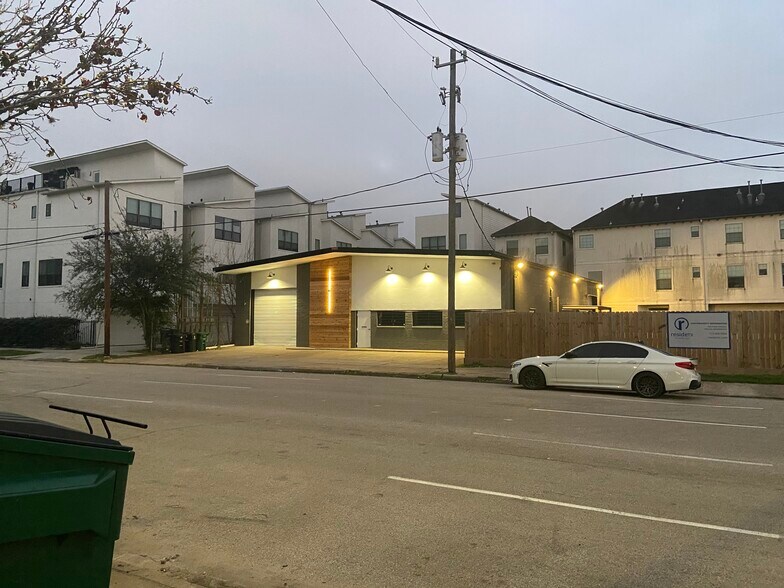 More Photos Of 2409 Austin St, Houston Warehouse For Sale