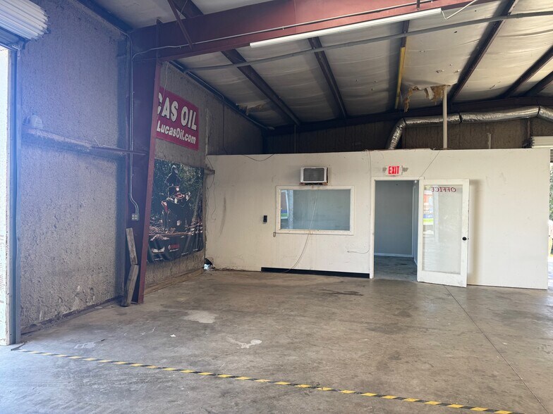 More Photos Of SKY RIDGE CIRCLE 37828 SUITE A, Dade City Flex For Lease