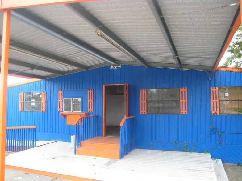 Primary Photo Of 6728 Cullen Blvd, Houston Freestanding For Sale