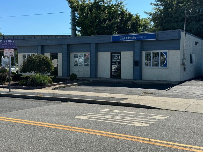 More Photos Of 236 Sunrise Hwy, Lindenhurst Office For Lease