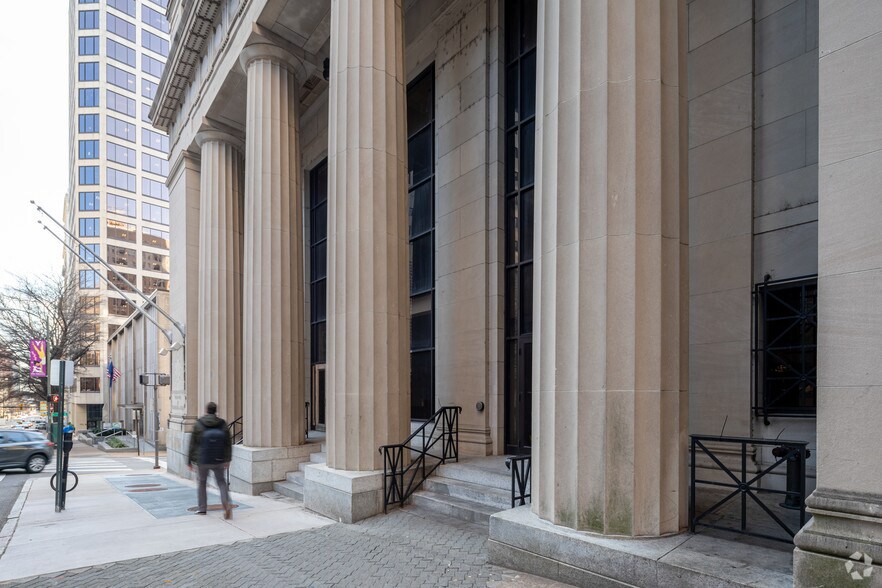 Primary Photo Of 629 E Main St, Richmond Multifamily For Sale