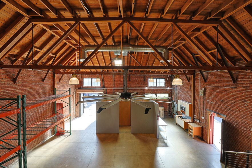 More Photos Of 1354-1358 S Grand Ave, Los Angeles Flex For Lease