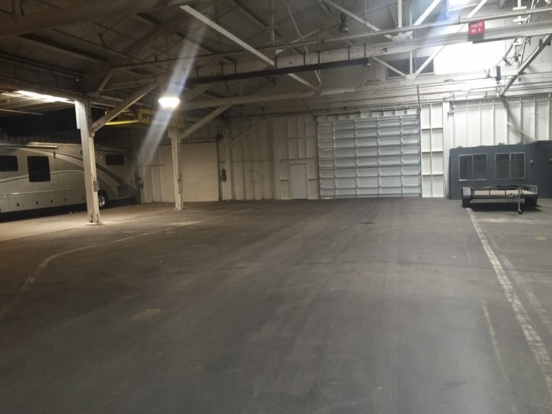 More Photos Of 1291 S A St, Springfield Manufacturing For Lease