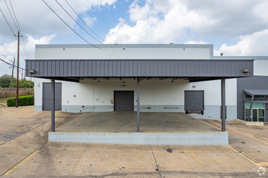 More Photos Of 2306 Howard Ln, Austin Distribution For Lease