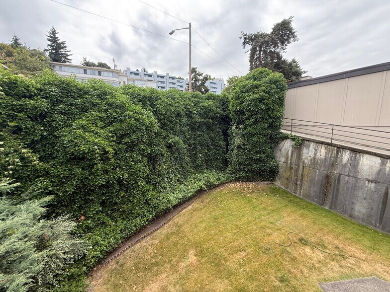More Photos Of 2258 14th Ave W, Seattle Apartments For Sale