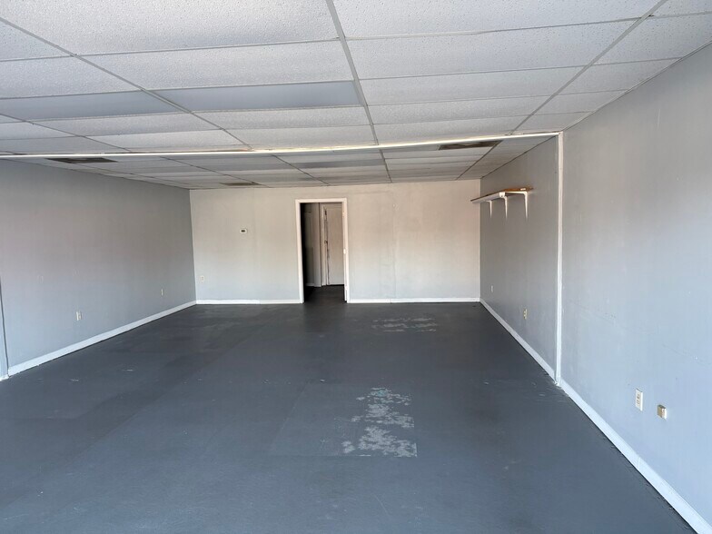 More Photos Of 24 Ila Rd, Commerce Unknown For Lease