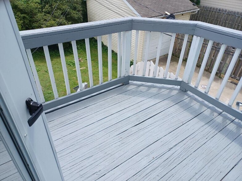 More Photos Of , Bedford Specialty For Sale