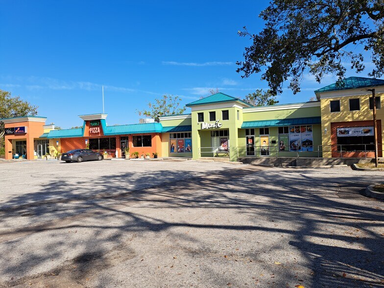 More Photos Of 1600 Achieva Way, Dunedin Restaurant For Sale