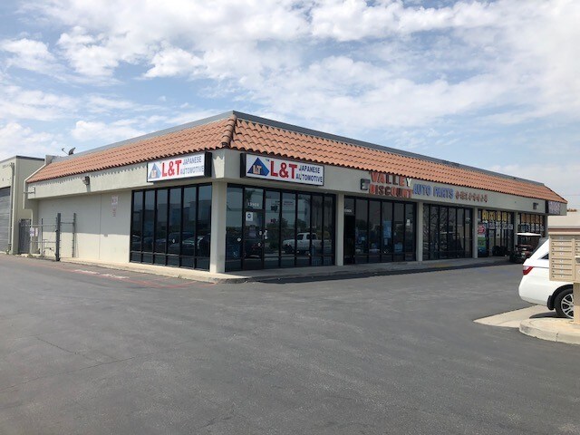 Primary Photo Of 13900-13912 E Valley Blvd, La Puente Manufacturing For Lease