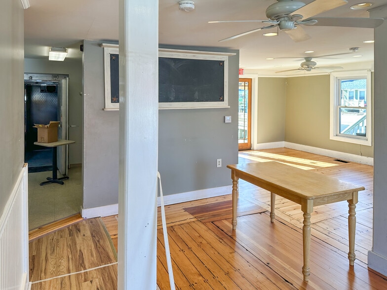 More Photos Of 31 Central Square, Troy Storefront Retail Residential For Lease