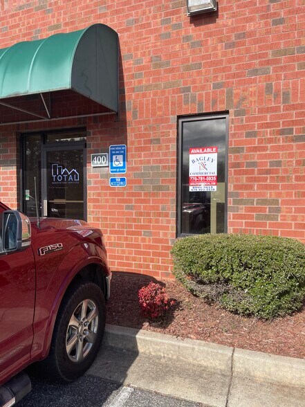 More Photos Of 6020 Parkway North Dr, Cumming Light Distribution For Lease