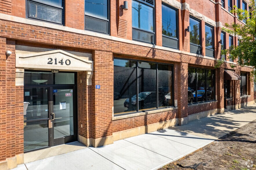 More Photos Of 2130-2140 W Fulton St, Chicago Flex For Lease