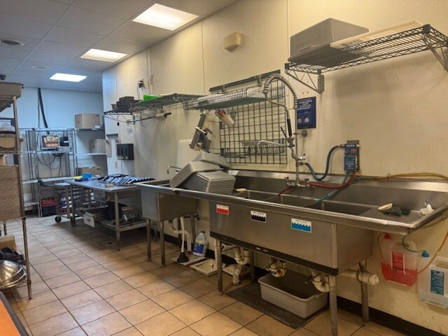 More Photos Of 35 White St, South Burlington Fast Food For Lease
