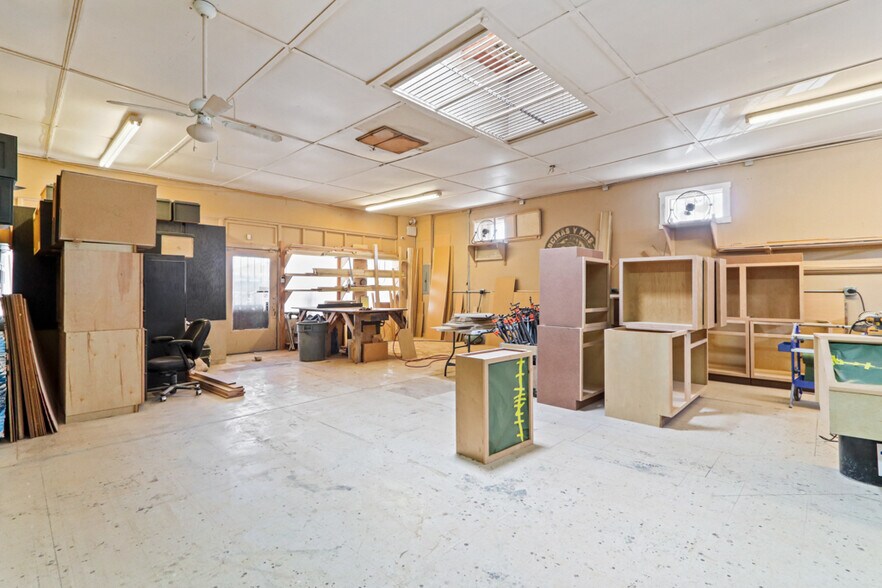 More Photos Of 10108 Socorro Dr, El Paso General Retail For Sale