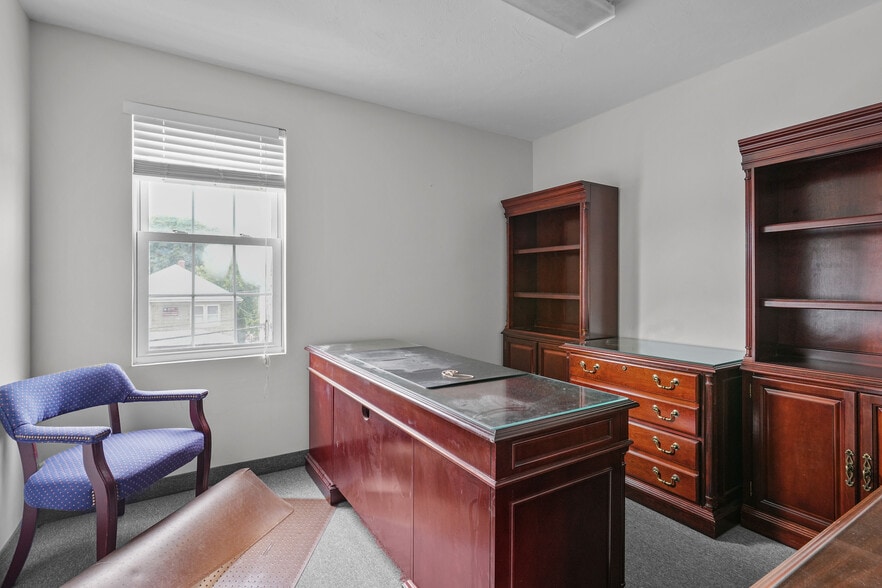 More Photos Of 100 Smithfield Ave, Pawtucket Medical For Sale