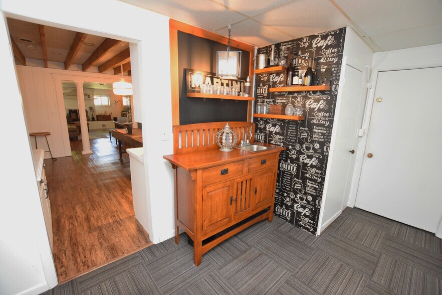 More Photos Of 4034-4036 Grand Blanc Rd, Swartz Creek Freestanding For Sale