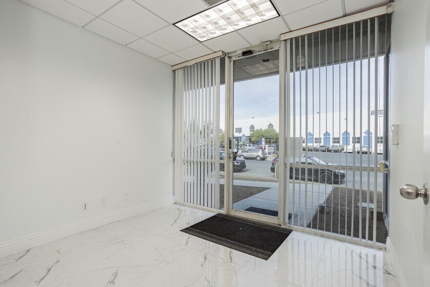 More Photos Of 3215 Birtcher Dr, Las Vegas Office For Lease