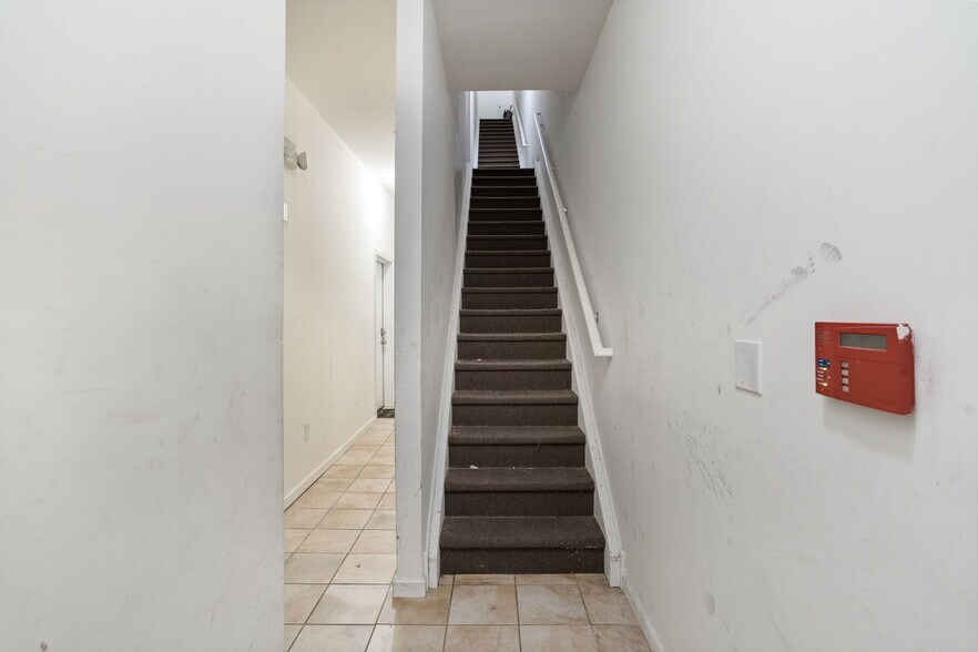 More Photos Of 3301-3303 N 16th St, Philadelphia Apartments For Sale