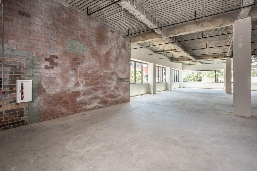 More Photos Of 611 5th Ave, Des Moines Office For Lease