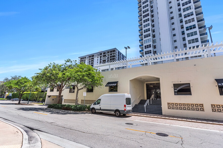 More Photos Of 3015 N Ocean Blvd, Fort Lauderdale Apartments For Sale