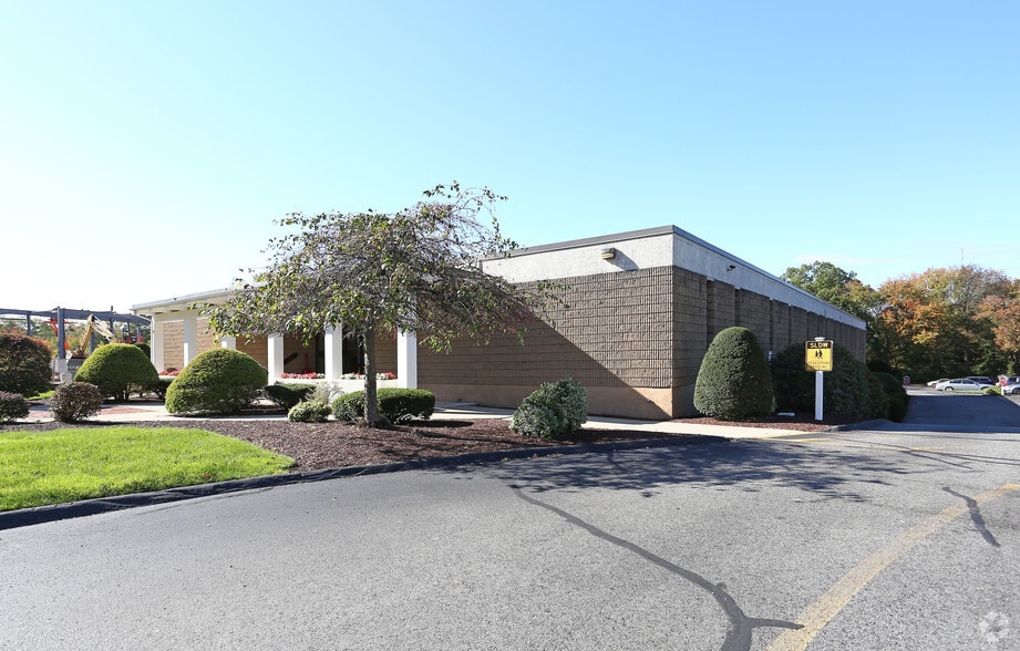 Primary Photo Of 264 N Main St, East Longmeadow Medical For Lease