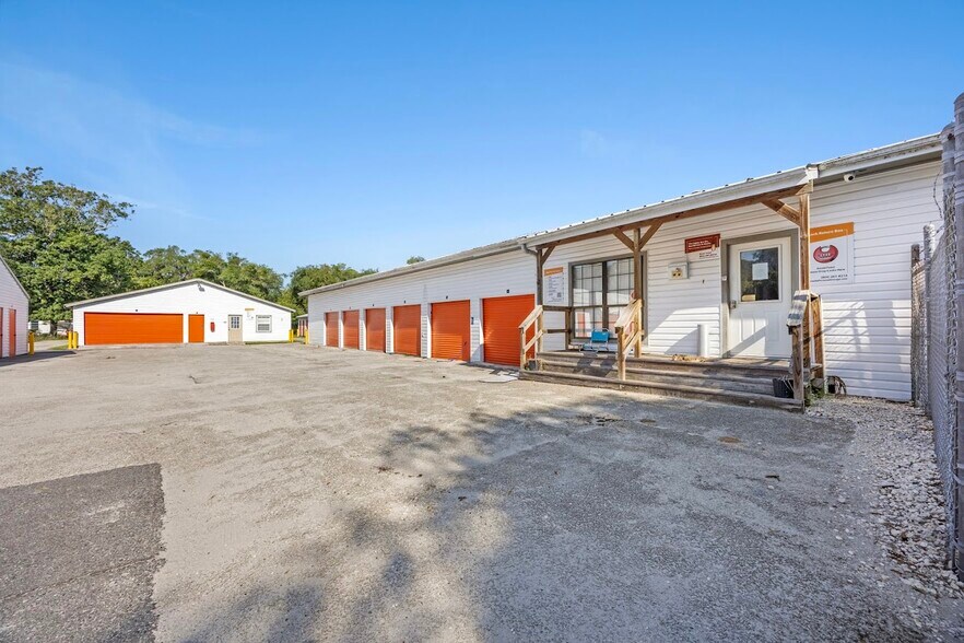 More Photos Of 1431 Lewis St, Fernandina Beach Self Storage For Sale